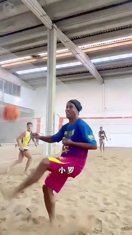 目以待