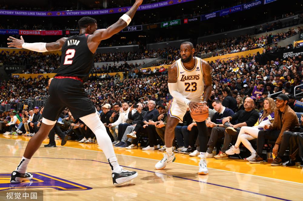 强调中场的 强调中场的